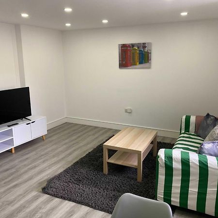 Adbolton House Apartments - Sleek, Stylish, Brand New & Low Carbon نوتينغهام الغرفة الصورة